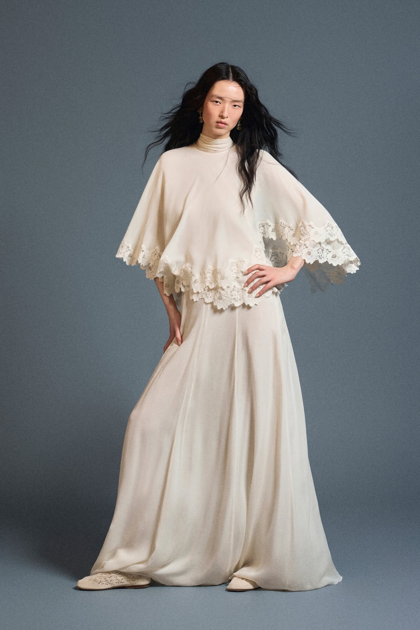 Zephyr Lace Cape - Image 4